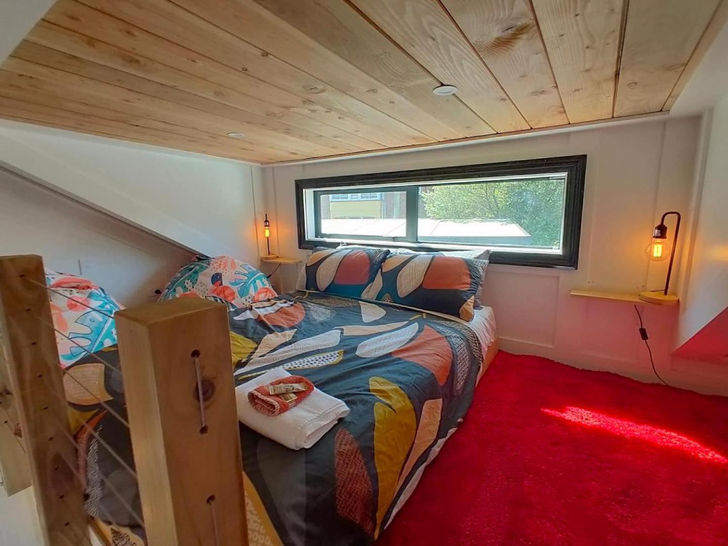 A Stone'S Throw From Town Tiny Home ดะนีดิน ภายนอก รูปภาพ